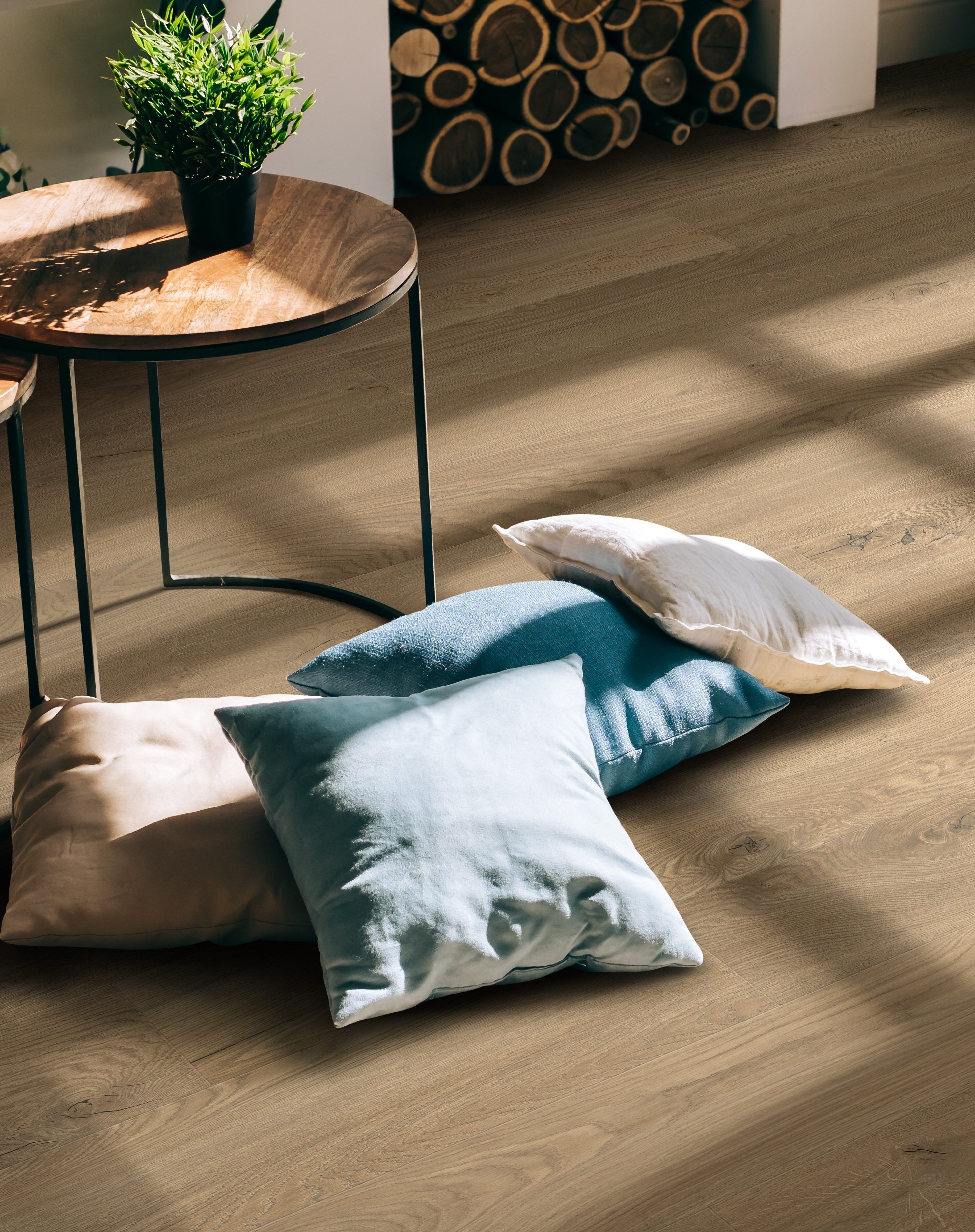 Interior,Of,Bright,Living,Room,In,Scandinavian,Style,With,Coffee